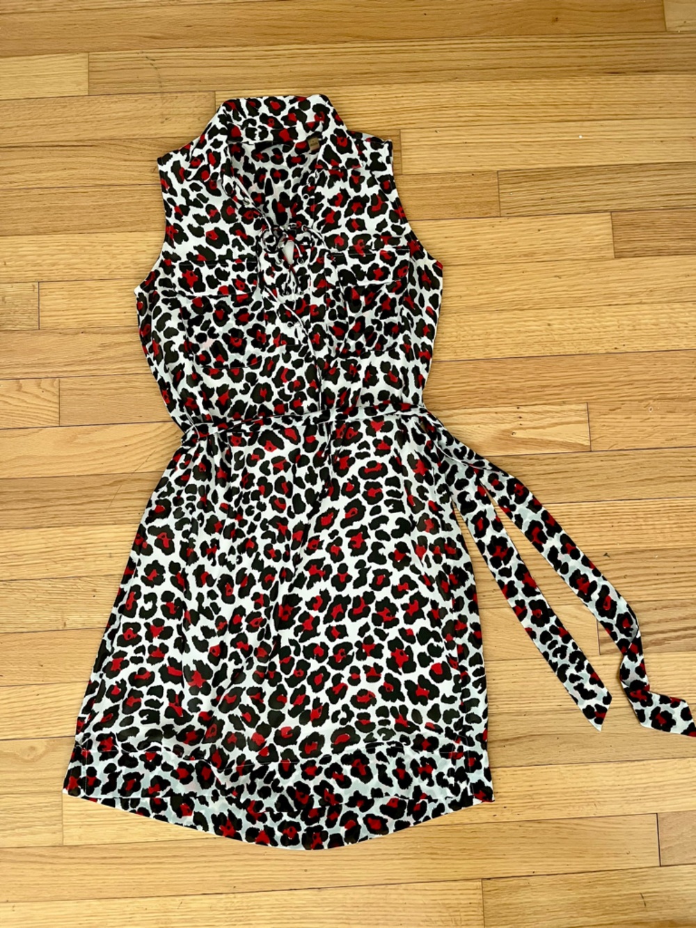 Tahari Small Sleeveless Collared Red & Black Leopard Print Shirt Dress Tie Waist